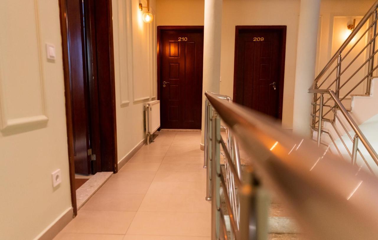 פרישטינה Hotel United מראה חיצוני תמונה