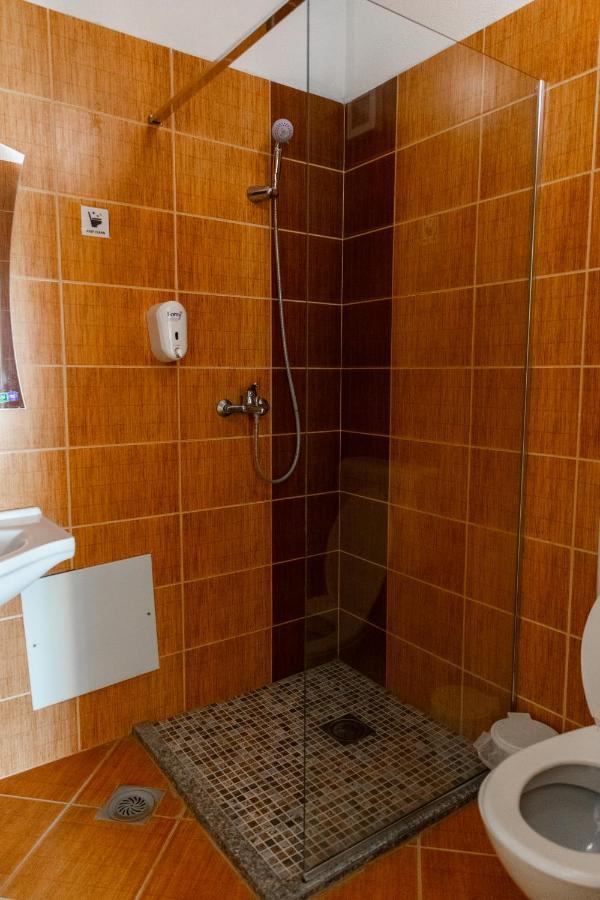 פרישטינה Hotel United מראה חיצוני תמונה