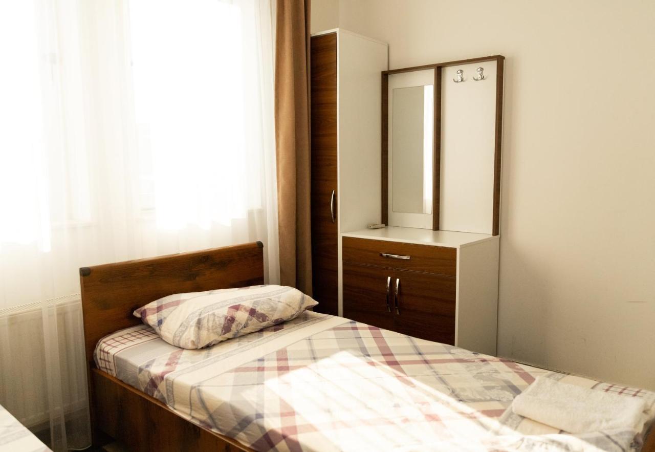 פרישטינה Hotel United מראה חיצוני תמונה